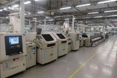 實探華為南方工廠手機(jī)生產(chǎn)線 生產(chǎn)秩序井然，計算與服務(wù)深度賦能